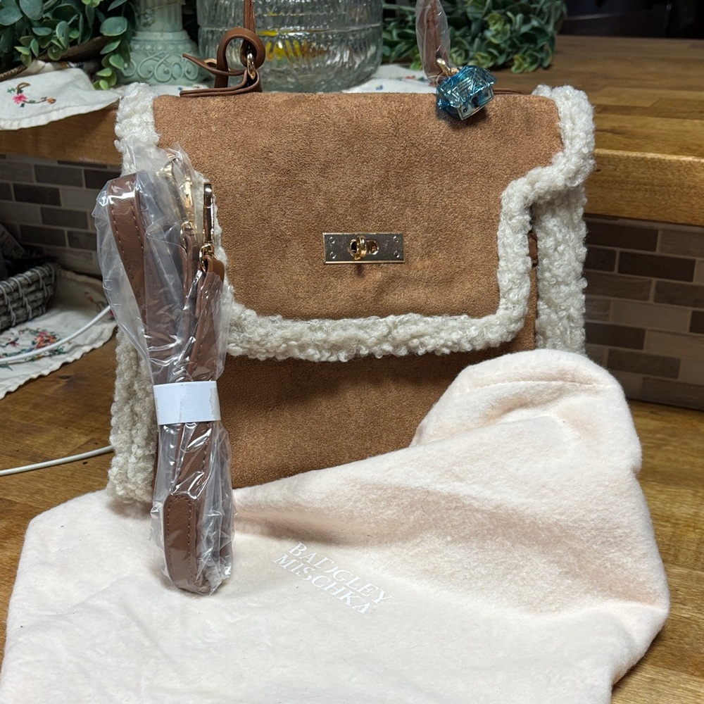 Badgley Mischka Crossbody Bag with  strap lock  n DustBag ! NWT